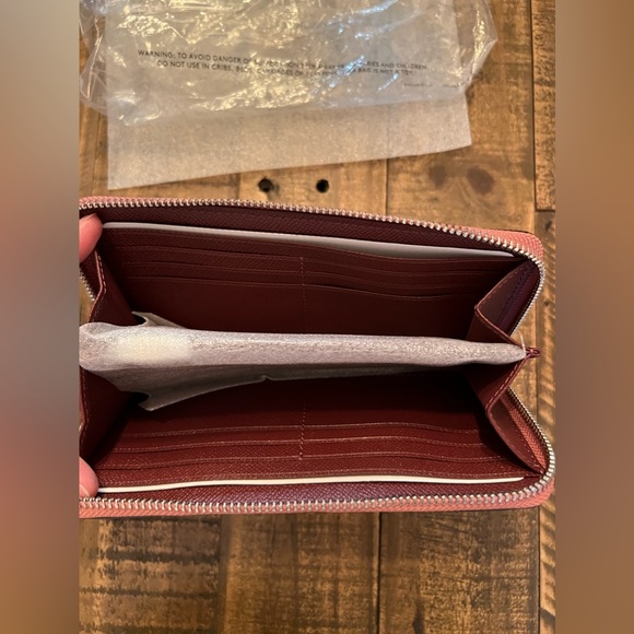 Coach Wallet - Picture 4 of 6